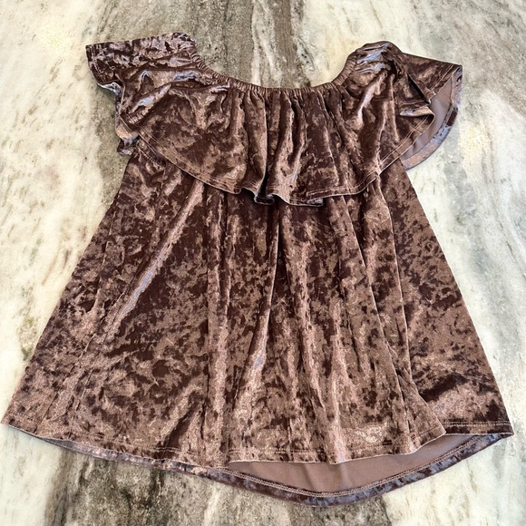 Velvet off the shoulder blouse - Picture 1 of 4